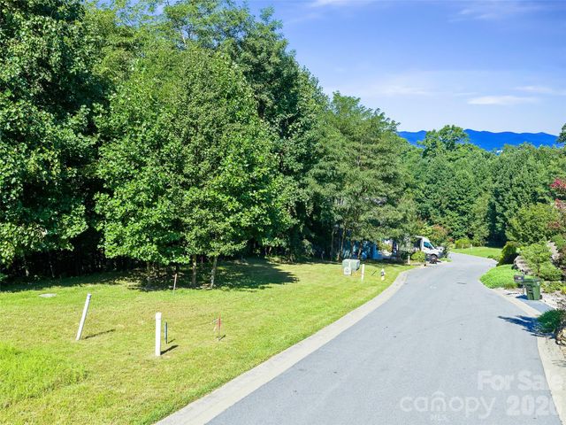 95 Deep Valley Lane, Hendersonville, NC 28791