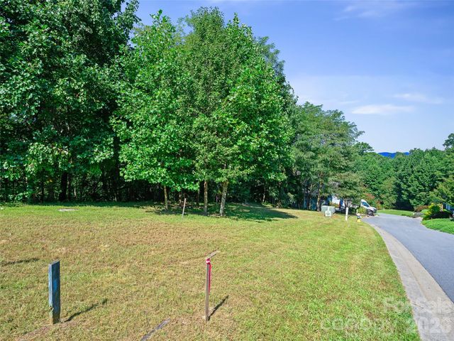 95 Deep Valley Lane, Hendersonville, NC 28791