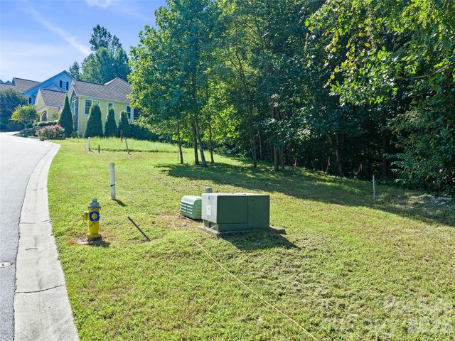 95 Deep Valley Lane, Hendersonville, NC 28791