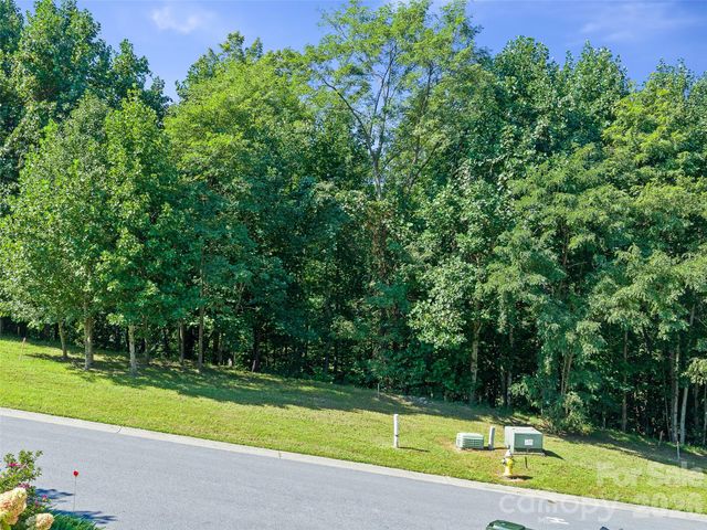 95 Deep Valley Lane, Hendersonville, NC 28791