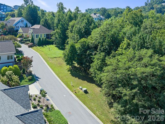 95 Deep Valley Lane, Hendersonville, NC 28791