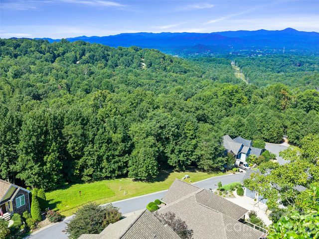 95 Deep Valley Lane, Hendersonville, NC 28791