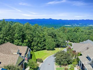 95 Deep Valley Lane, Hendersonville, NC 28791