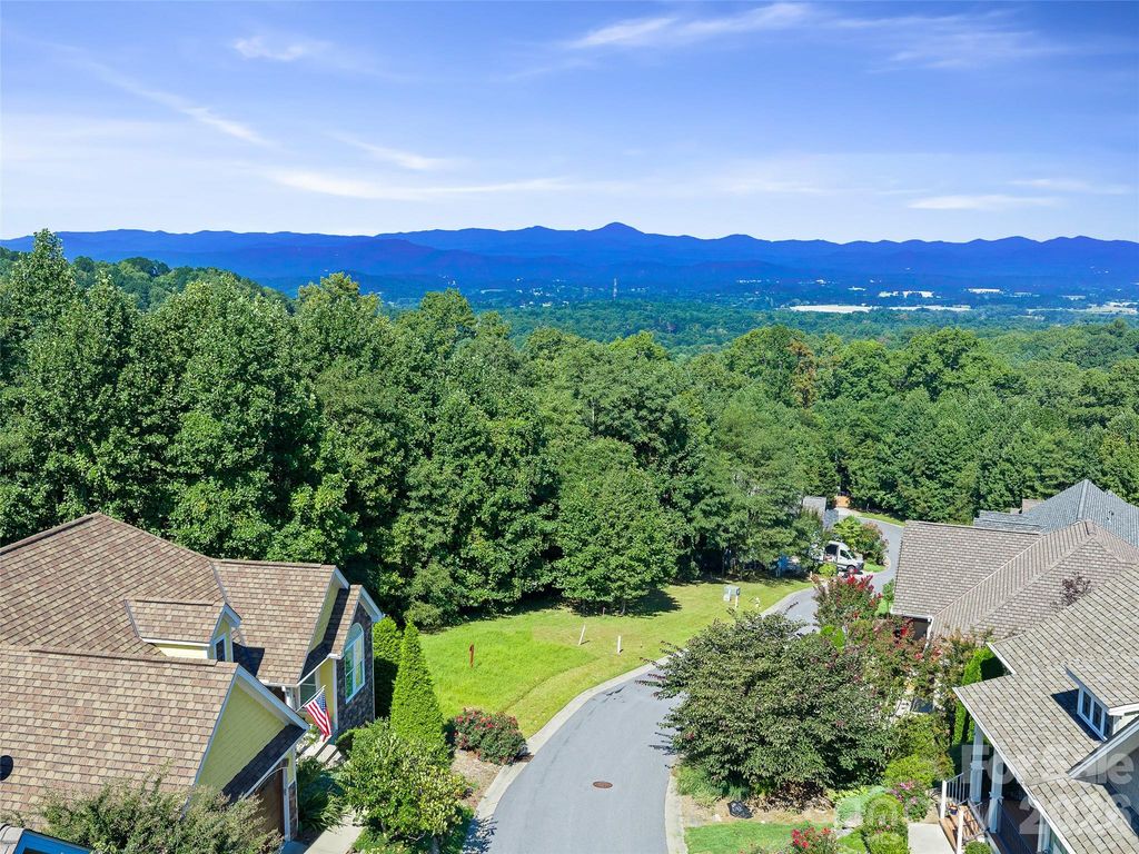 95 Deep Valley Lane, Hendersonville, NC 28791