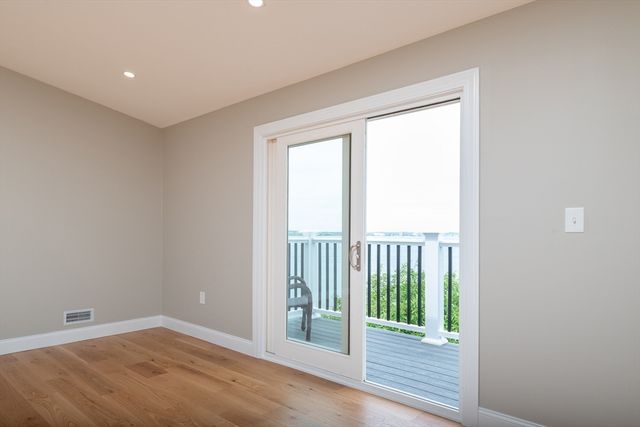 89R Upland, Winthrop, MA 02152