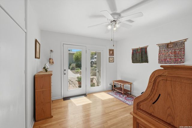 702 Sumner Dr, San Antonio, TX 78209