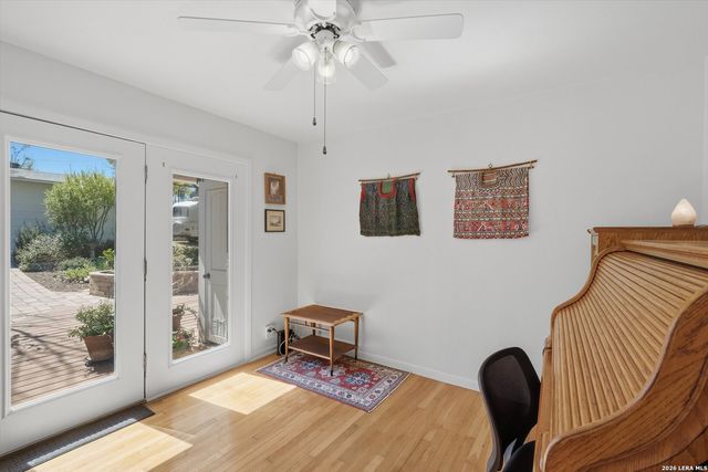 702 Sumner Dr, San Antonio, TX 78209