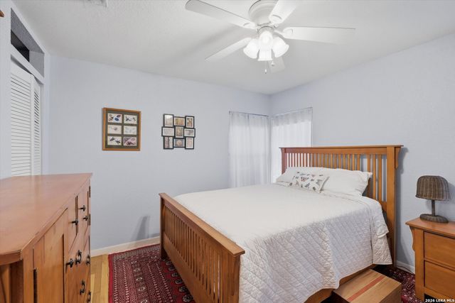 702 Sumner Dr, San Antonio, TX 78209