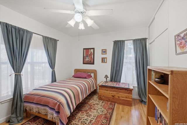 702 Sumner Dr, San Antonio, TX 78209