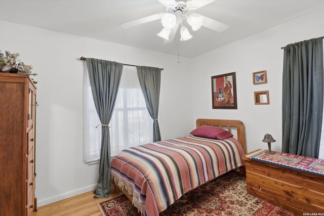 702 Sumner Dr, San Antonio, TX 78209