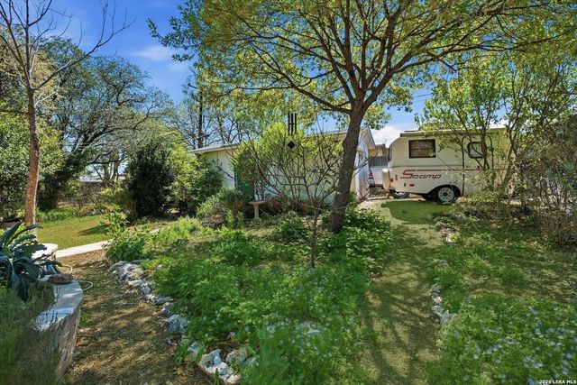 702 Sumner Dr, San Antonio, TX 78209