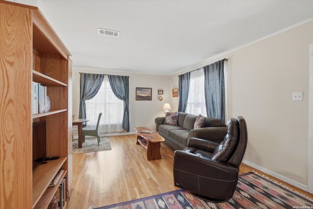 702 Sumner Dr, San Antonio, TX 78209