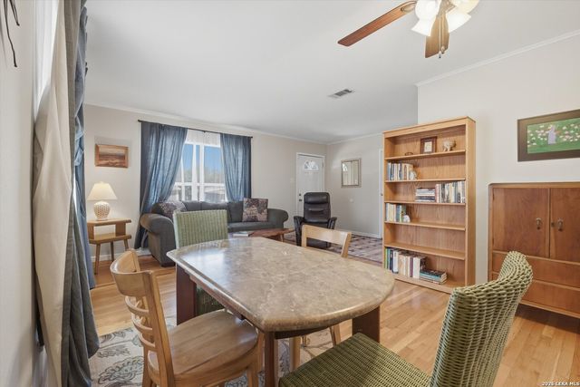 702 Sumner Dr, San Antonio, TX 78209