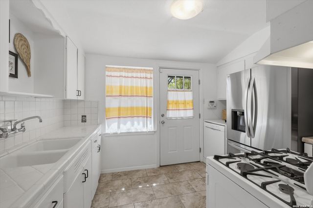 702 Sumner Dr, San Antonio, TX 78209