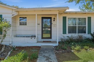 702 Sumner Dr, San Antonio, TX 78209