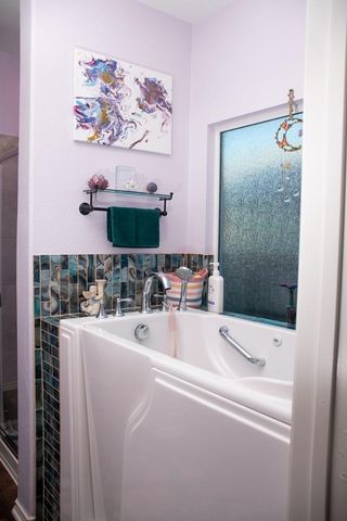 208 Greatest Gift WAY, Jarrell, TX 76537