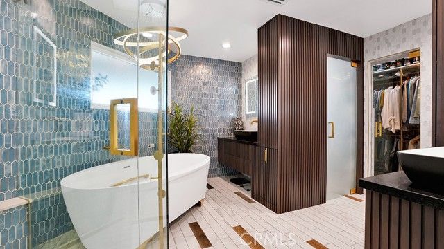 213 Marguerite, Corona Del Mar (newport Beach), CA 92625