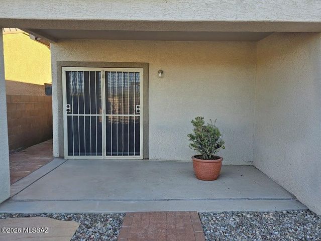 10371 E Bridgeport Street, Tucson, AZ 85747