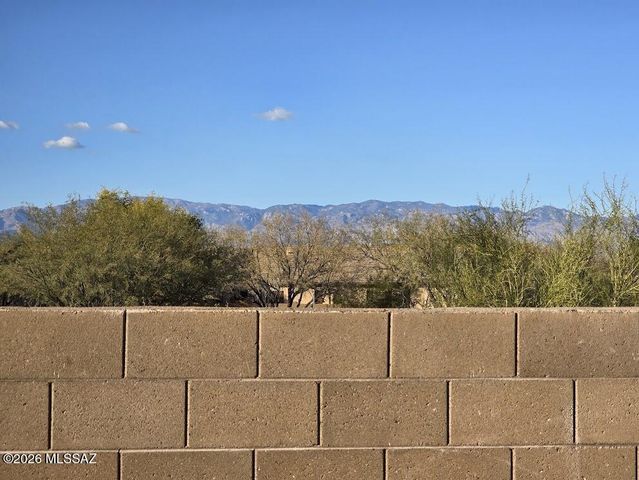 10371 E Bridgeport Street, Tucson, AZ 85747