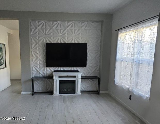 10371 E Bridgeport Street, Tucson, AZ 85747