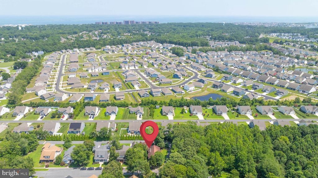 2 CROMWELL DR, Ocean View, DE 19970