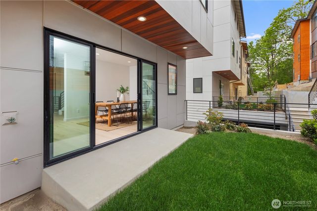 5248 23rd Avenue SW, Seattle, WA 98106