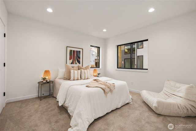 5248 23rd Avenue SW, Seattle, WA 98106