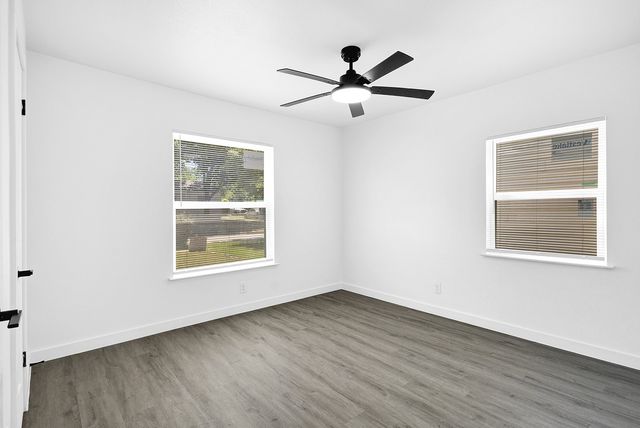 3335 S Ewing Avenue, Dallas, TX 75216
