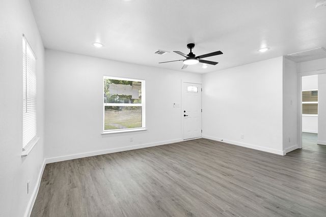 3335 S Ewing Avenue, Dallas, TX 75216