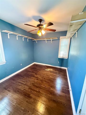 252 W Rutgers Avenue, Pontiac, MI 48340