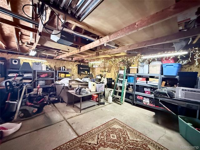 252 W Rutgers Avenue, Pontiac, MI 48340