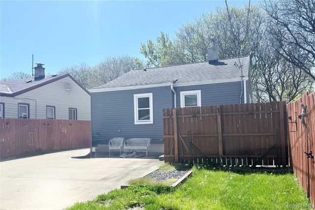 252 W Rutgers Avenue, Pontiac, MI 48340