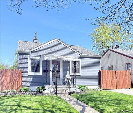252 W Rutgers Avenue, Pontiac, MI 48340