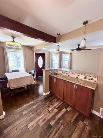 252 W Rutgers Avenue, Pontiac, MI 48340