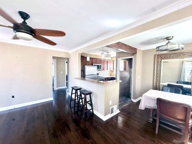 252 W Rutgers Avenue, Pontiac, MI 48340