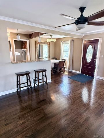 252 W Rutgers Avenue, Pontiac, MI 48340