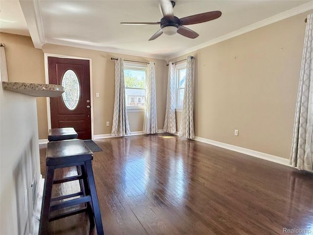252 W Rutgers Avenue, Pontiac, MI 48340