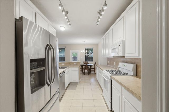 51 E Stedhill Loop, The Woodlands, TX 77384