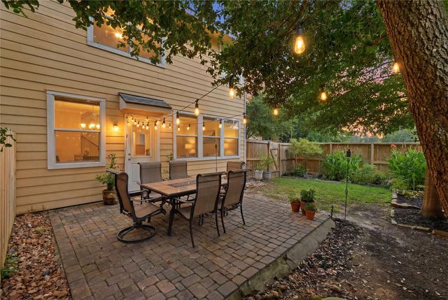 51 E Stedhill Loop, The Woodlands, TX 77384