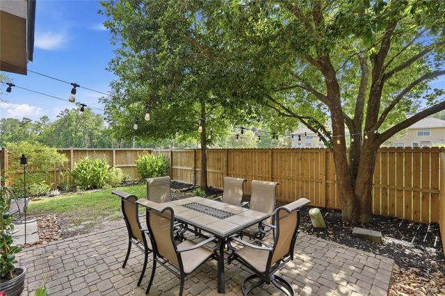 51 E Stedhill Loop, The Woodlands, TX 77384