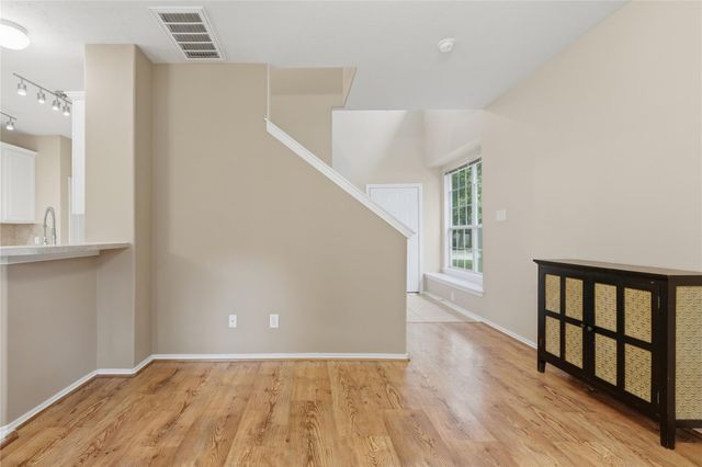 51 E Stedhill Loop, The Woodlands, TX 77384