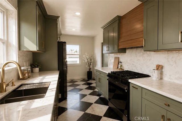 5709 Alviso, Los Angeles, CA 90043