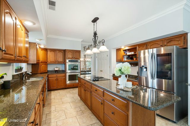 2140 Rader Creek Road, Sarah, MS 38665