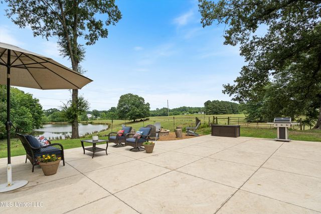 2140 Rader Creek Road, Sarah, MS 38665