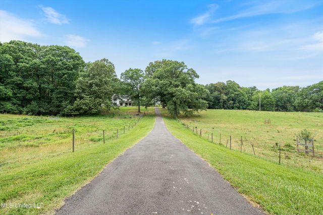2140 Rader Creek Road, Sarah, MS 38665