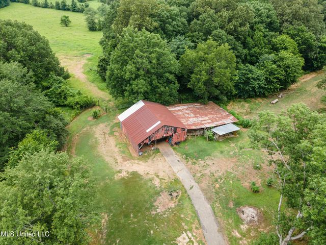 2140 Rader Creek Road, Sarah, MS 38665