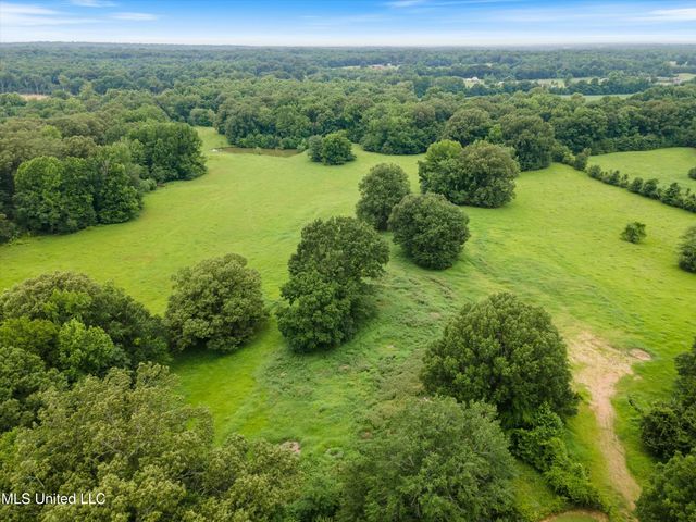 2140 Rader Creek Road, Sarah, MS 38665