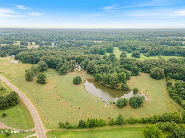 2140 Rader Creek Road, Sarah, MS 38665