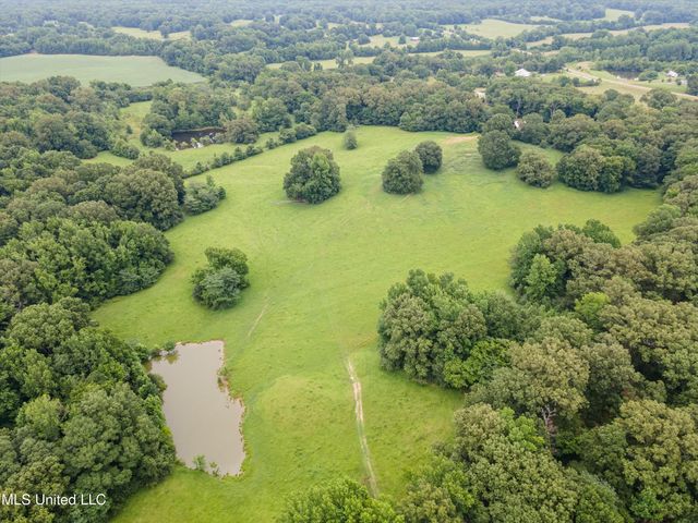 2140 Rader Creek Road, Sarah, MS 38665