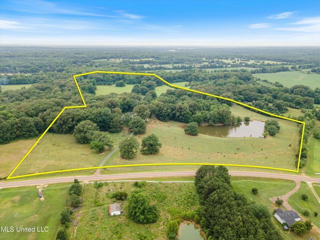 2140 Rader Creek Road, Sarah, MS 38665